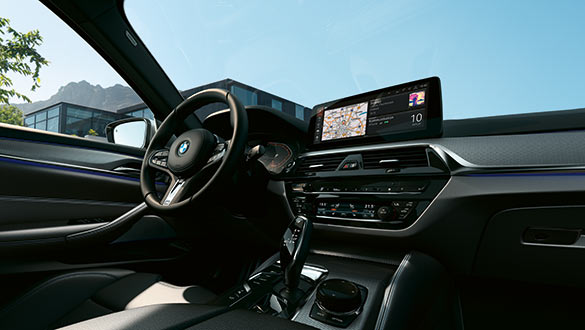 Cockpit der BMW 5er Limousine