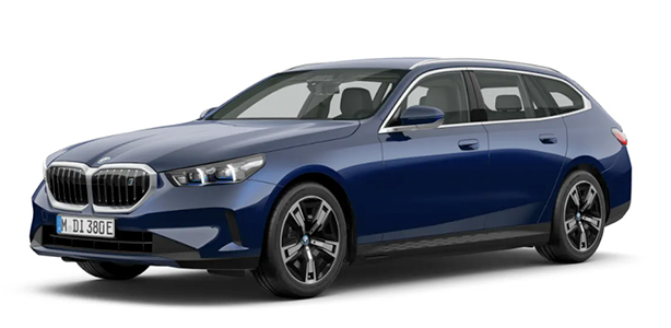 BMW i5 Touring in der Farbe dunkelblau als Neuwagen in Frontansicht ohne Hintergrund