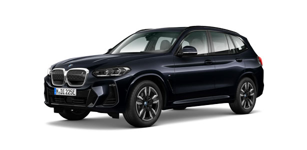 BMW iX3 in der Farbe Schwarz als Neuwagen in Frontansicht ohne Hintergrund