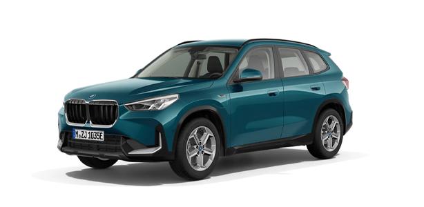 BMW X1 PHEV in der Farbe blau als Neuwagen in Frontansicht ohne Hintergrund