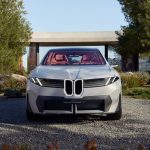 Mit der Einführung der NEUEN KLASSE beginnt für BMW ein neues Kapitel der Mobilität – geprägt von elektrischer Performance, digitaler Intelligenz und einem ganzheitlichen Designverständnis. Die neue Fahrzeuggeneration steht für wegweisende Technologien und nachhaltige Innovationen, die den Kern der Marke BMW neu definieren -  Vision wird zur Serie
