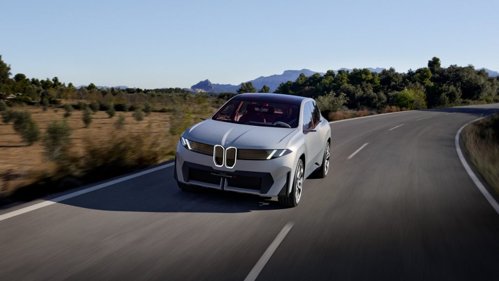 Mit der Einführung der NEUEN KLASSE beginnt für BMW ein neues Kapitel der Mobilität – geprägt von elektrischer Performance, digitaler Intelligenz und einem ganzheitlichen Designverständnis. Die neue Fahrzeuggeneration steht für wegweisende Technologien und nachhaltige Innovationen, die den Kern der Marke BMW neu definieren -  Vision wird zur Serie