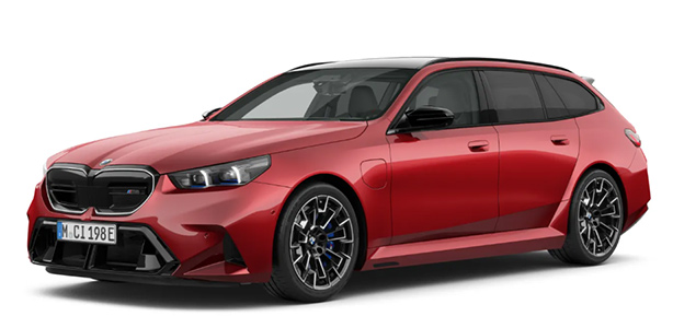BMW M5 Touring in der Farbe Rot als Neuwagen in Frontansicht ohne Hintergrund
