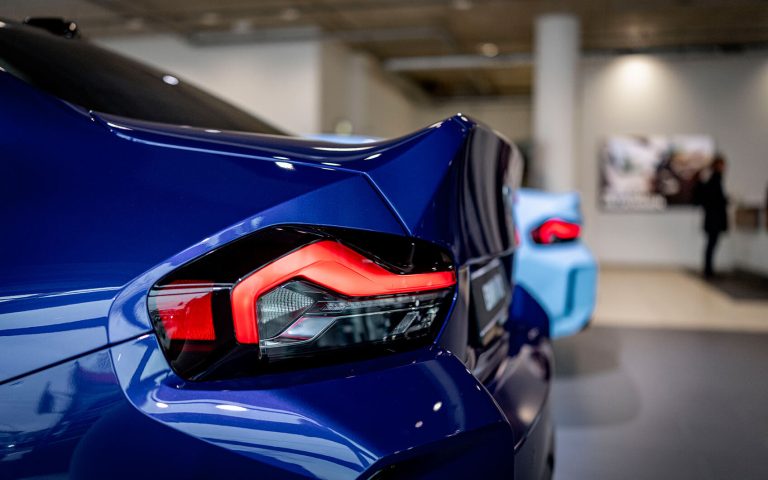 BMW M2 CS Heckleuchte in Nahaufnahme