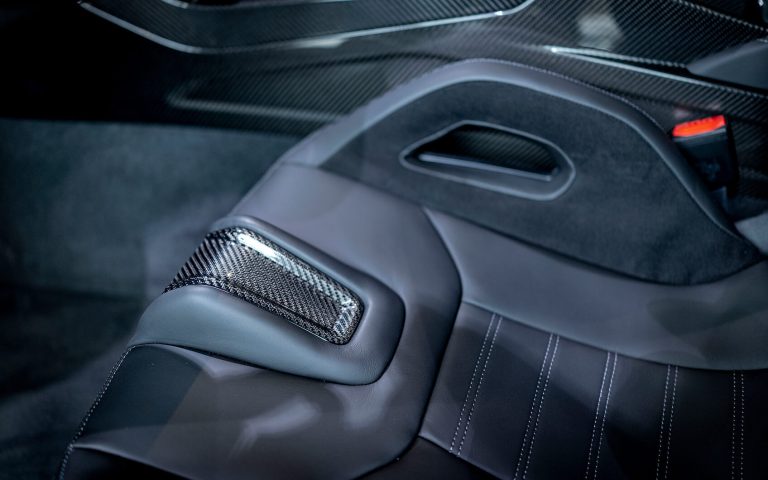 BMW M2 CS Schalensitz mit Carbon-Detail