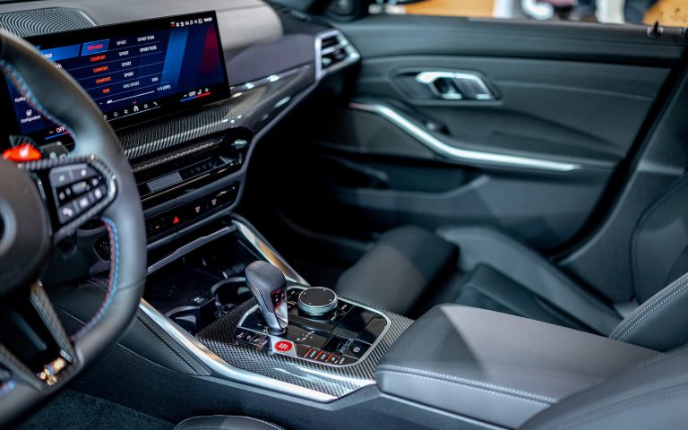 BMW M3 Touring Innenraum mit Mittelkonsole und Display