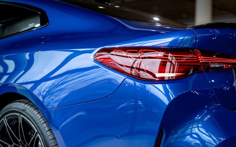 BMW M4 Heckleuchte in Nahaufnahme