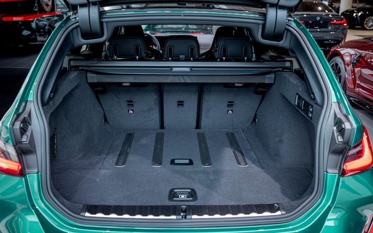 Offener Kofferraum des BMW M3 Touring