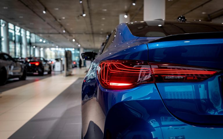 BMW M4 Heckleuchte in Nahaufnahme