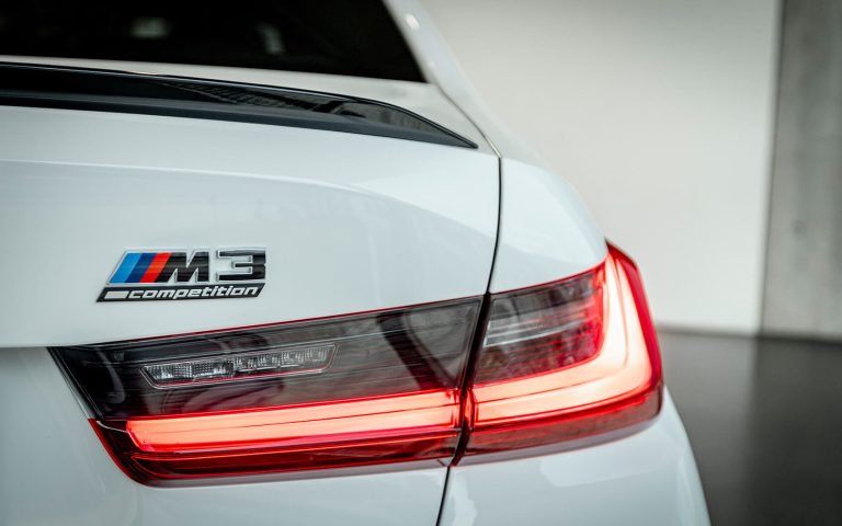 BMW M3 Competition Schriftzug und Heckleuchte