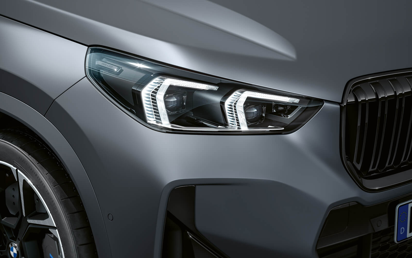 bmw-x1-m-automobil-galerie-exterieur-scheinwerfer